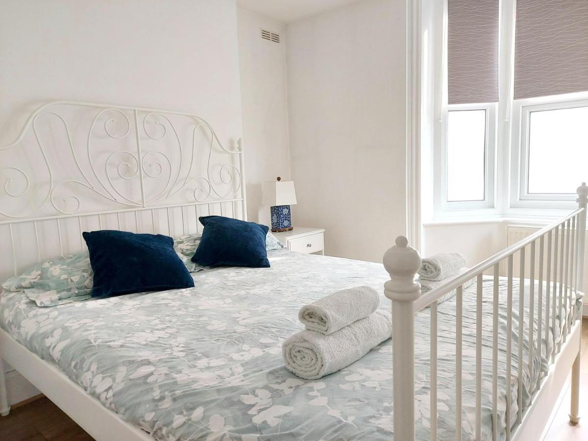 Cosy - Modern Victorian Apartment
